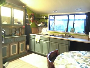 Private kitchen - Quaint 1-bedroom barn in Glencoe for a peaceful getaway. (Glencoe)