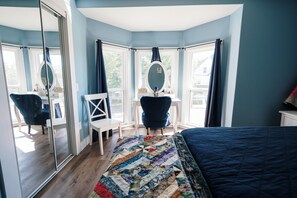 Habitación estándar, vista al jardín | Cortinas blackout, tabla de planchar con plancha y wifi gratis 