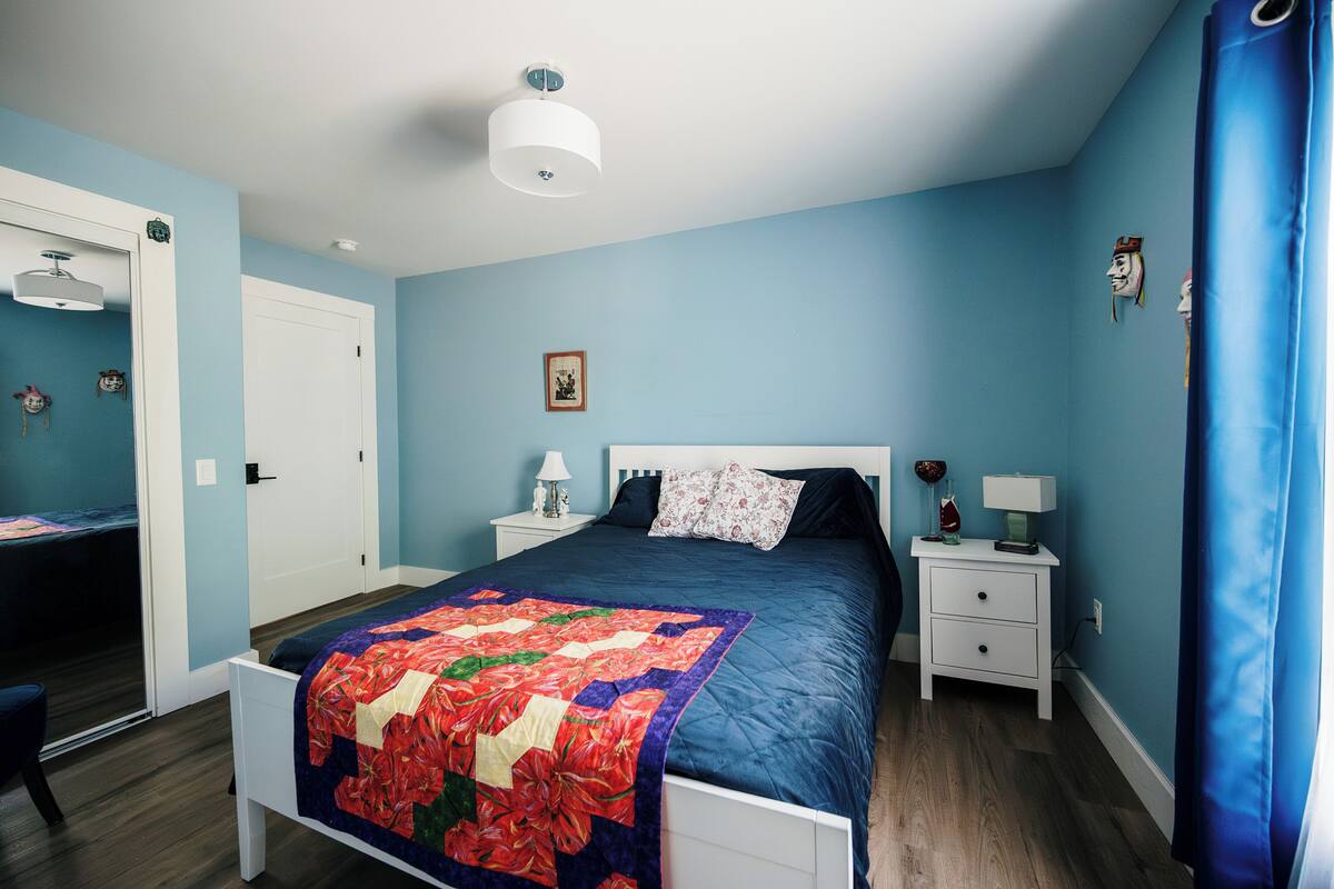 Habitación estándar | Cortinas blackout, tabla de planchar con plancha y wifi gratis