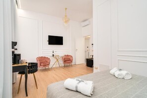 Habitación Deluxe doble, vistas a la ciudad | Wifi gratis