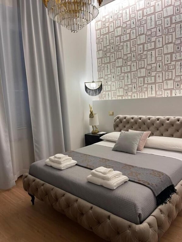 Design Double Room, 1 King Bed, Private Bathroom | Free WiFi - Maison 31 Suite Accomodation (Santa Marinella)