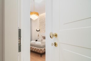 Chambre Design double, 1 trÚs grand lit, salle de bain privée | AccÚs au Wi-Fi (inclus)