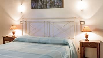 Deluxe Double or Twin Room, Balcony | In-room safe, free WiFi