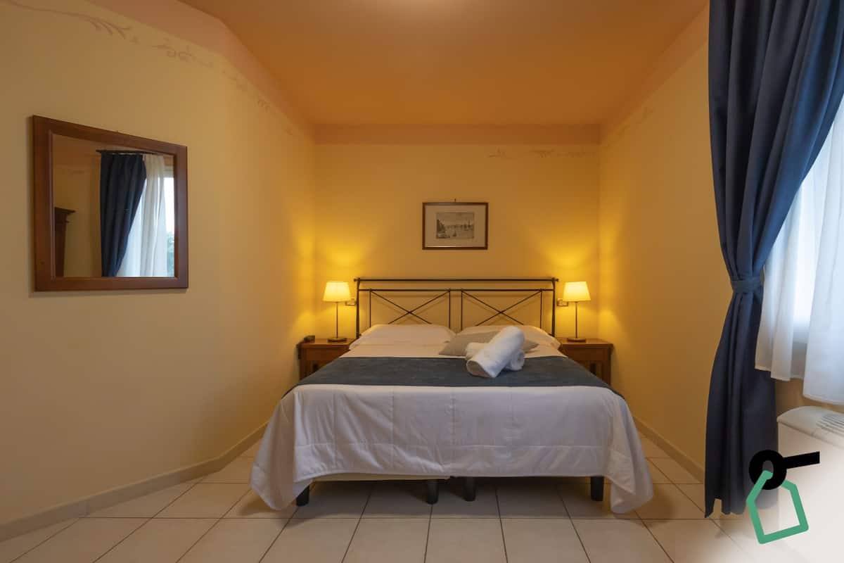 In-room safe, free WiFi