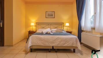 Dobbelt- eller tomannsrom – deluxe, balkong | Safe på rommet og wi-fi (inkludert)