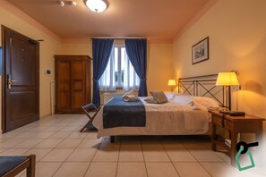 Deluxe Double or Twin Room, Balcony | In-room safe, free WiFi - Hotiday Toscana Riparbella (Riparbella)