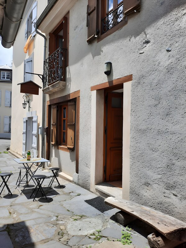 تناول الطعام بالخارج