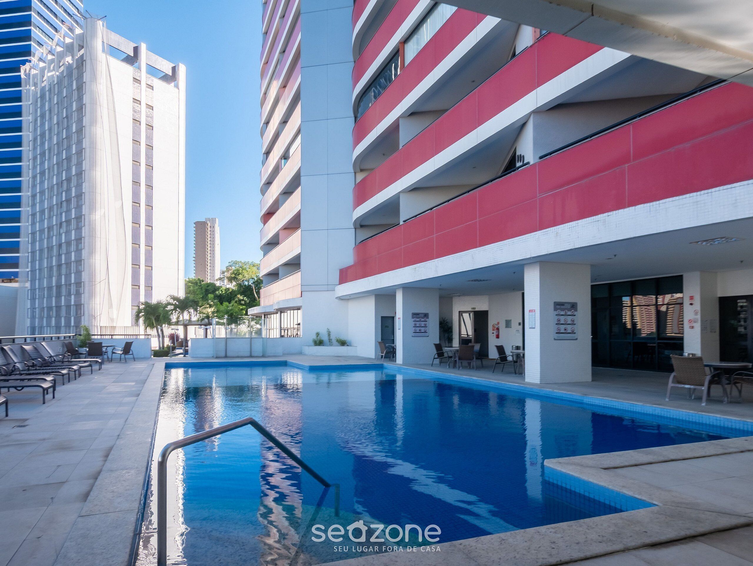 Piscina interna, piscina externa