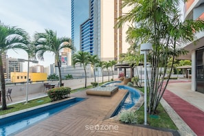 실내 수영장, 야외 수영장