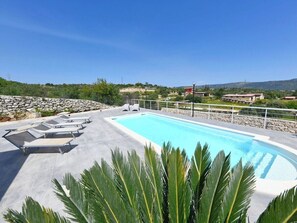Piscine extérieure