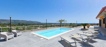 VILLA PANORAMA - Large villa in a panoramic position!