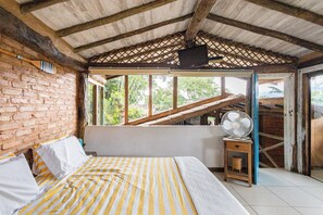 Vila | Cortinas blackout, ferros/tábuas de passar roupa, Wi-Fi de cortesia