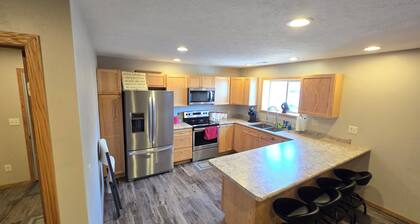 Spacious master 3-bedroom apartment in Kahoka, MO