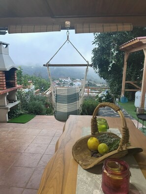 Outdoor dining - Mirador del Zumacal Alex (CN)