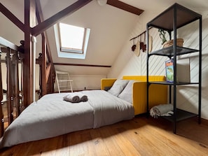 2 bedrooms, WiFi - Free kayak, fenced garden for dogs! (Saint-Omer)