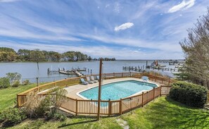 Pool - Waterfront Escape with Pool Nature Lover Paradise (Stevensville)