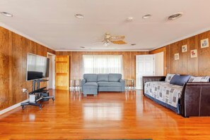 TV, fireplace - Waterfront Escape with Pool Nature Lover Paradise (Stevensville)