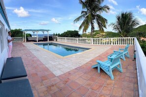 Pool - Villa Spinoza: Lux Pool, Garden, Retreat & Beach (Guana Bay Beach, Philipsburg)