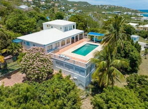 Exterior - Villa Spinoza: Lux Pool, Garden, Retreat & Beach (Guana Bay Beach, Philipsburg)
