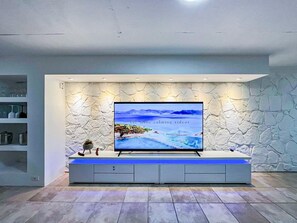 Interior - Villa Spinoza: Lux Pool, Garden, Retreat & Beach (Guana Bay Beach, Philipsburg)