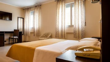 Habitación con 1 cama doble o 2 individuales | Minibar, caja fuerte, cunas gratuitas y wifi gratis