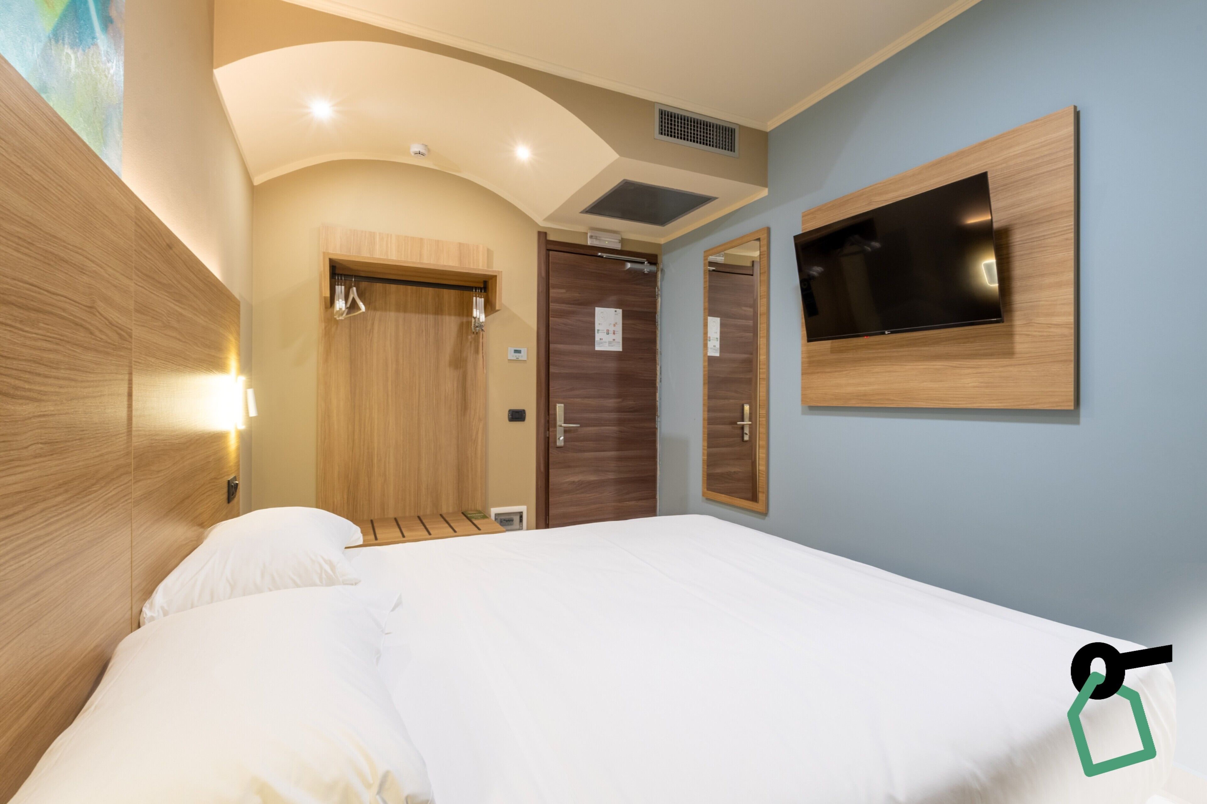 Kamer, 1 twee- of 2 eenpersoonsbedden | Een minibar, een kluis op de kamer, gratis babybedden, gratis wifi