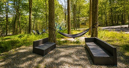 “Peaceful Family Retreat in the Mountains”.