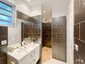 Bathroom - Mango Rouge, 2 bdr and private pool (Quarter of Orleans)