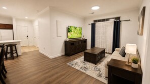 Living area - Magic Stay Near Orlando Theme Parks (Davenport)