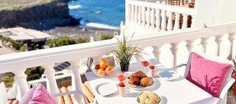 Spacieux appartement moderne en front de mer (à 20m) avec terrasse & piscine