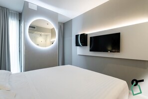 In-room safe, free WiFi, bed sheets - Hotiday Firenze Peretola (Florence)