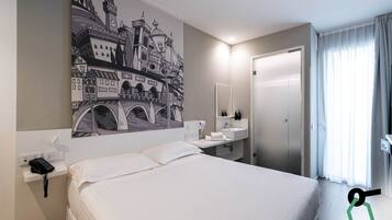 Camera doppia | Una cassaforte in camera, Wi-Fi gratuito, lenzuola