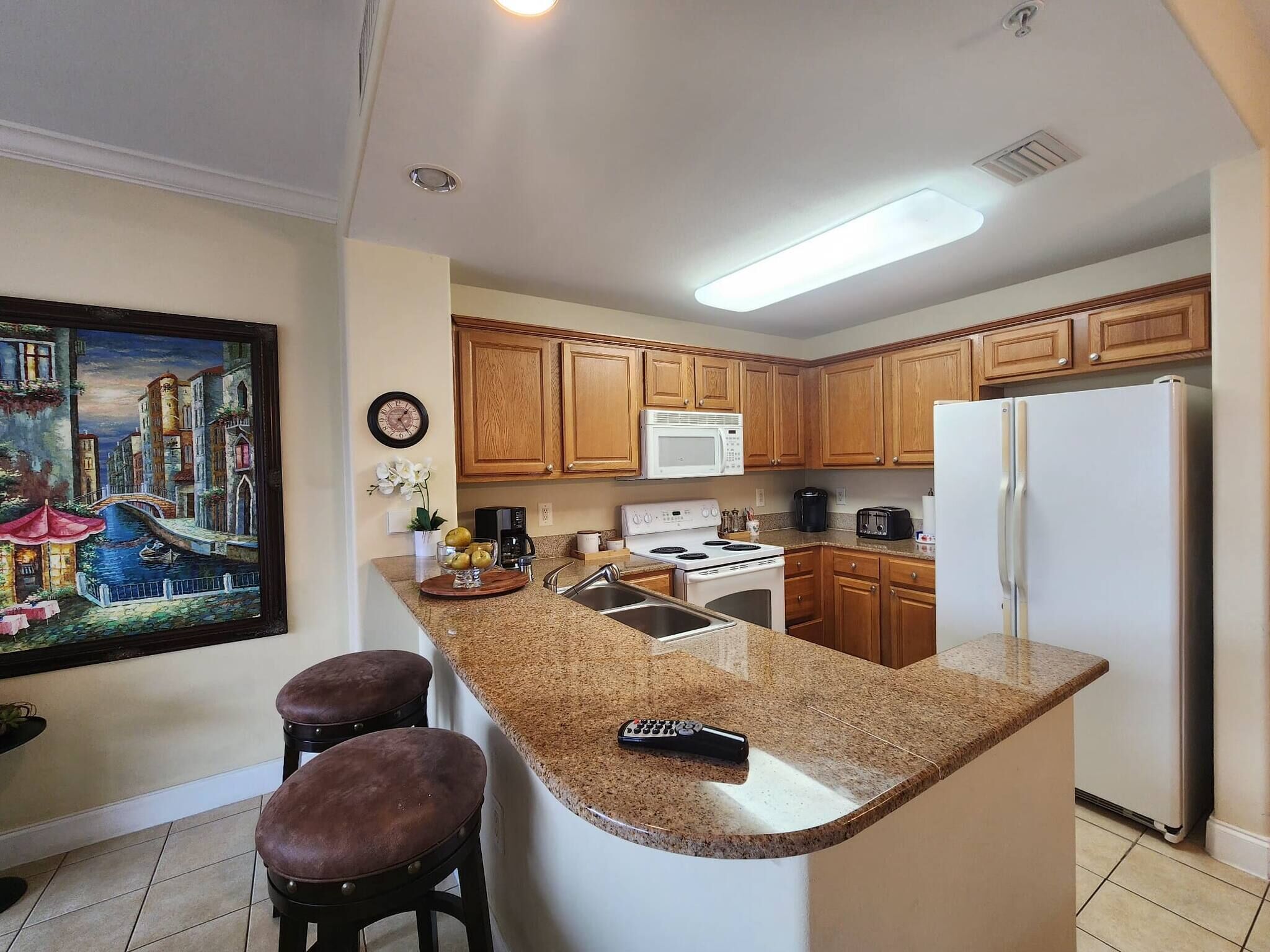 Réfrigérateur, micro-ondes, four, lave-vaisselle