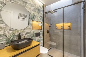 Shower, hair dryer, towels - House with Private Terrace Near the Sea and Wi-Fi in Gran Canaria (Telde)