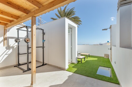 House with Private Terrace Near the Sea and Wi-Fi in Gran Canaria