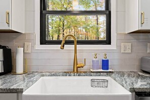 Shower, hair dryer, bidet, soap - Hot Tub-Cold Plunge-Sauna-Climb Zone-Paved Road (Campton)