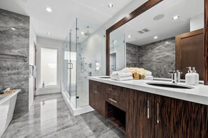 Hair dryer, towels, soap, toilet paper - Luxury Home Ocean Views, Pool & Theater (West Vancouver)