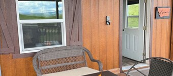 Buffalo Cabin- Luxury, Solitude, and Culture: Hidden Gem Near Glacier Park
