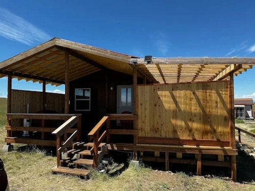 Buffalo Cabin- Luxury, Solitude, and Culture: Hidden Gem Near Glacier Park