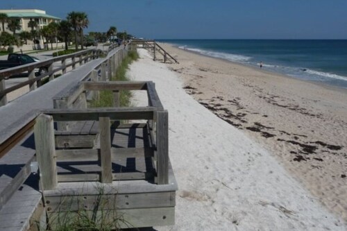 NEW 3-bedroom house with AC in Vero Beach—13 min to beach!