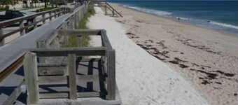 NEW 3-bedroom house with AC in Vero Beach—13 min to beach!