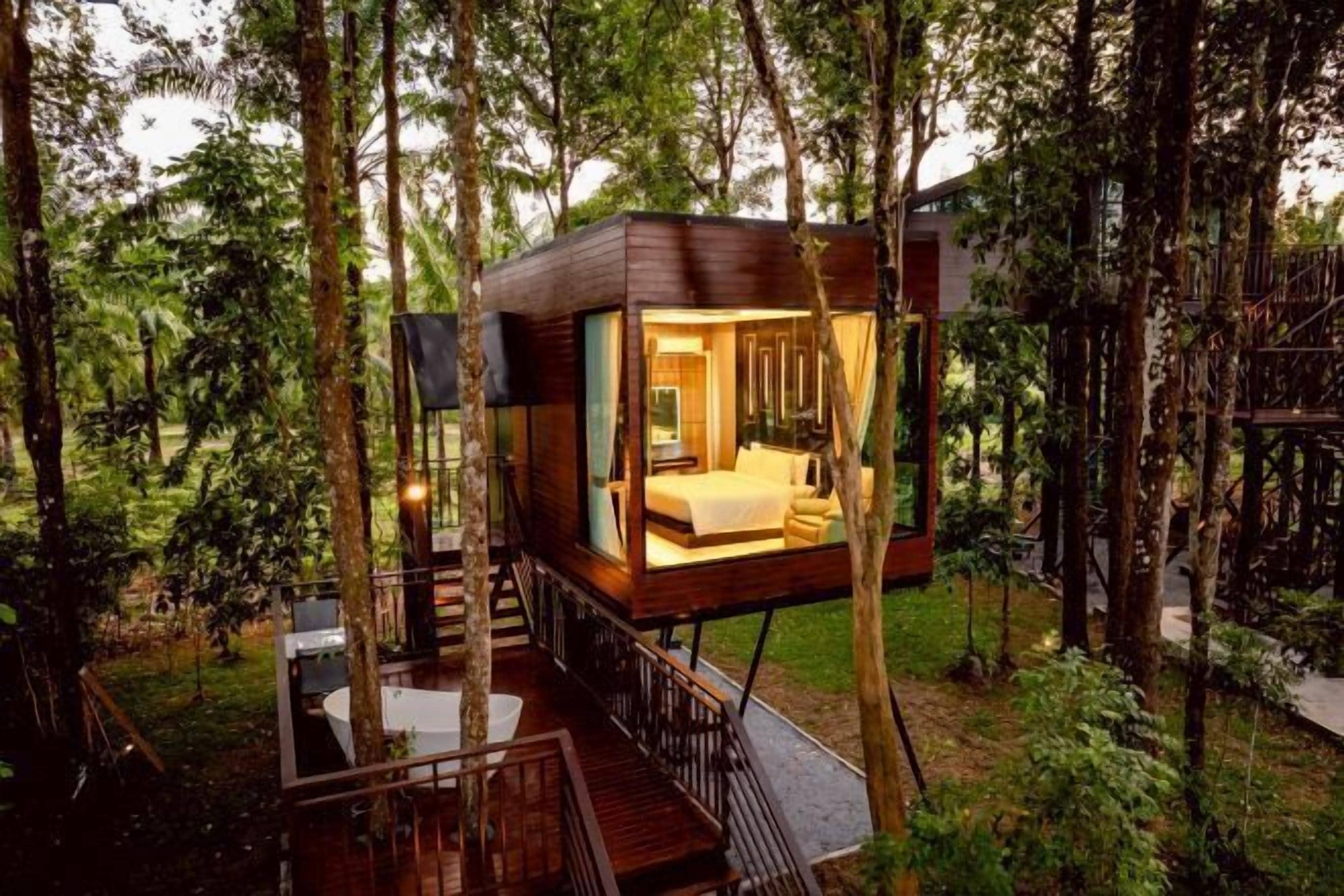 المنشأة من الخارج