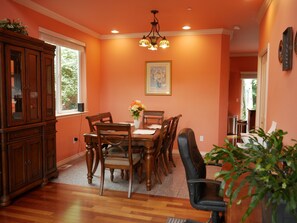 Dining - Enjoyable Mediteranean Style 3-bedroom house in Maple Valley (Maple Valley)