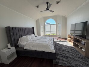 4 makuuhuonetta, silitysrauta/-lauta, Wi-Fi, vuodevaatteet