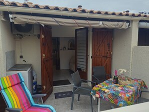Outdoor dining - Location maisonnette climatisée avec terrasse Port Leucate (Leucate)