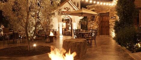 Khu ẩm thực ngoài trời