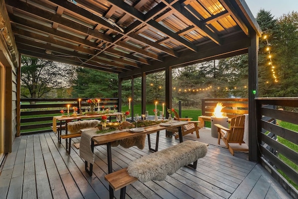 Outdoor dining