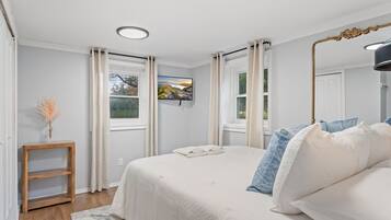 Iron/ironing board, free WiFi, bed sheets