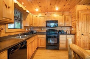 Room, Multiple Beds, Pets Not Allowed, Mountain View (Bearly Chocolate (2)) | Private kitchen | Dining tables - Bearly Chocolate (Sevierville)