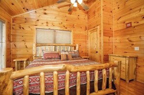 Habitación, varias camas, no se aceptan mascotas, vista a la montaña (Bearly Chocolate (2))